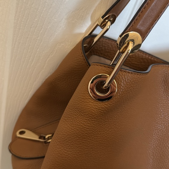 Michael Kors Cognac Raven Large Leather Shoulder Bag - Picture 4 of 12